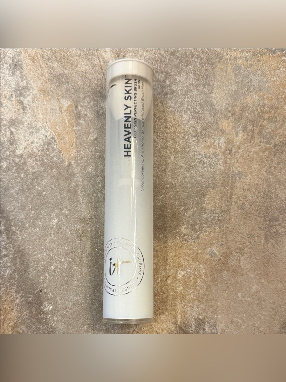 IT Cosmetics Heavenly Skin CC+ Skin-Perfecting Brush